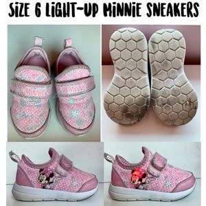 Minnie light-up sneakers